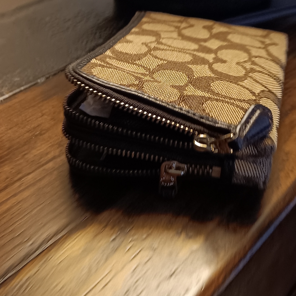 Coach Tan and Brown Signature Wristlet NEW NEVER USED WOT"" - Picture 5 of 6